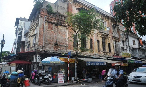 Ky la o biet thu co Ha Noi phai mac… ao mua-Hinh-2