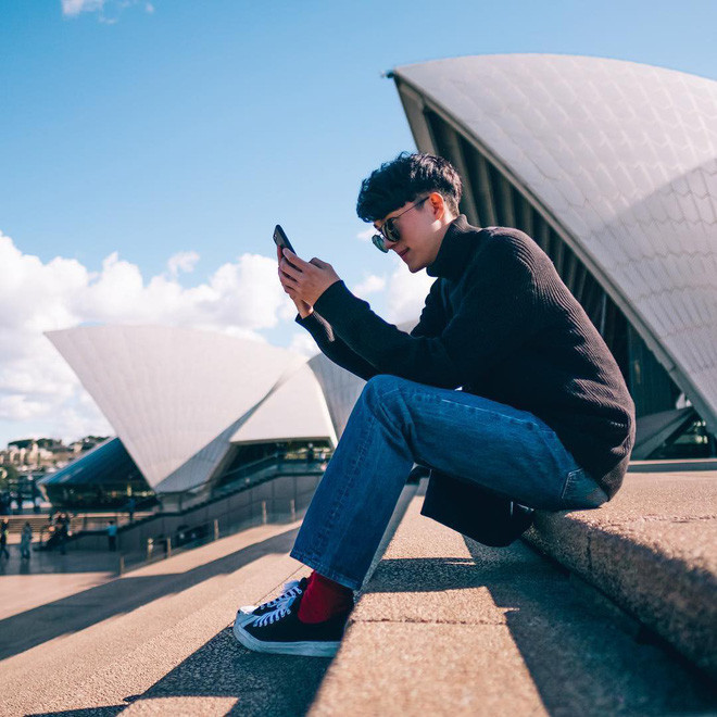 Không chỉ điển trai, Bruce còn là một anh chàng được quan tâm tại xứ chùa vàng. Instagram cá nhân của Bruce hiện có hơn 75.000 người theo dõi.