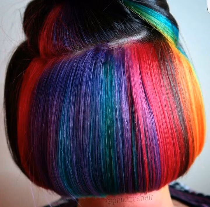 Vì có độ nghệ thuật cao hơn nên các thợ tóc phải có tay nghề rất cao mới có thể tạo ra những tác phẩm tóc này.