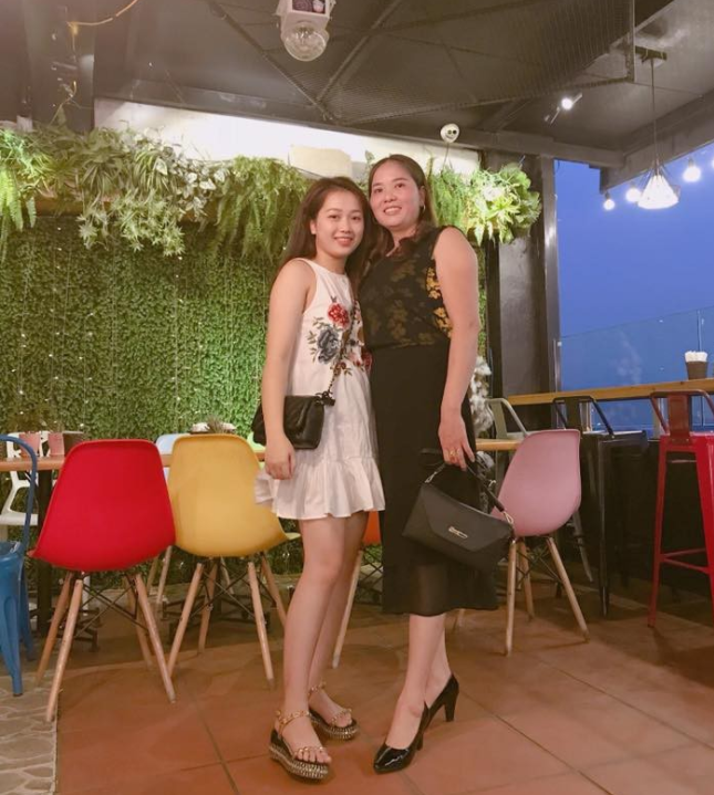 Chỉ sau chưa đầy 1 giờ đăng tải, bài viết đã thu hút hàng nghìn lượt thích và bình luận, cư dân mạng vô cùng thích thú với đề tài này và không ngừng đưa ra ý kiến của mình.