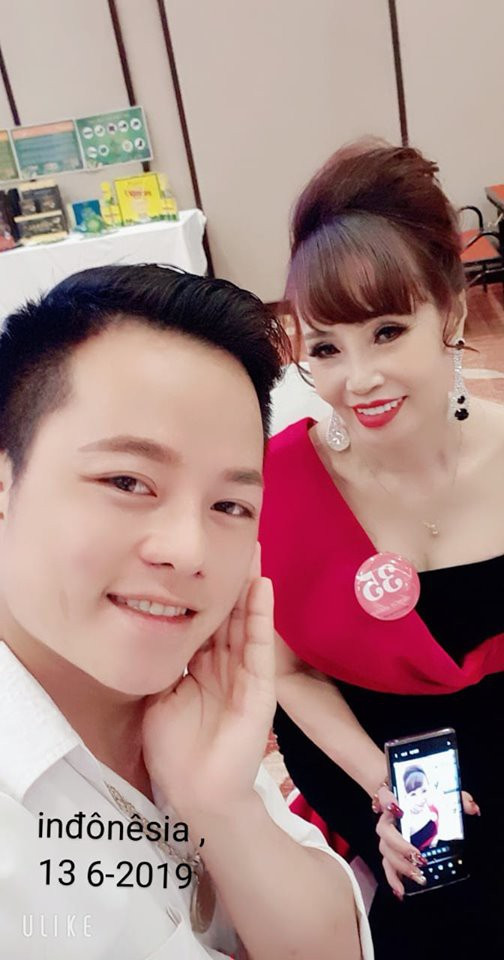 Bẵng đi 1 thời gian, mới đây cặp đôi đũa lệch lại tạo sóng trên MXH khi bất ngờ xuất hiện tại một cuộc thi Hoa hậu ở Indonesia.