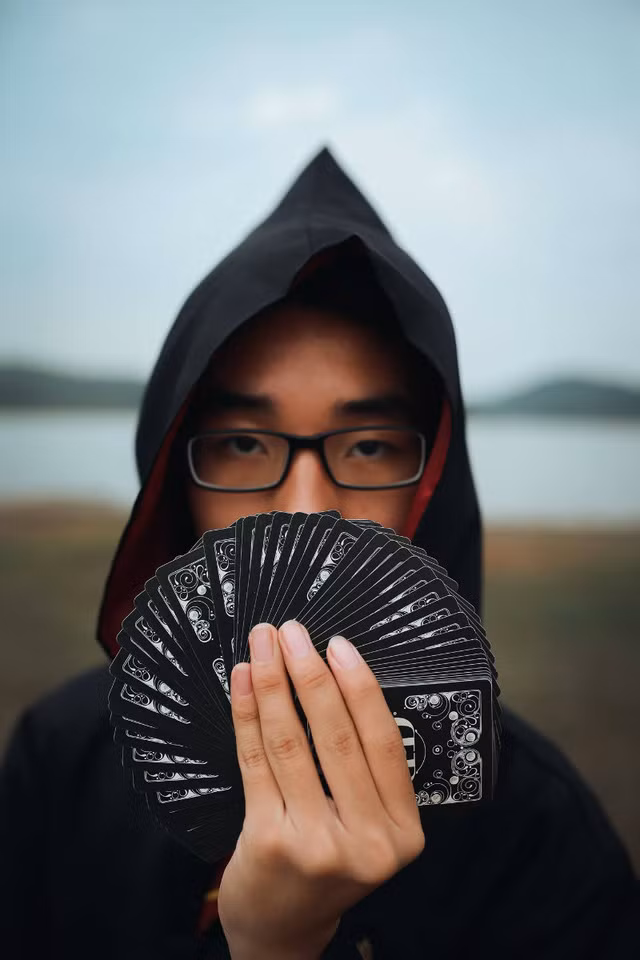 Chỉ sau ít giờ đăng tải bộ ảnh kỷ yếu theo phong cách độc lạ của teen Hải Phòng đã nhận được 3.900 lượt chia sẻ và cùng hàng trăm lượt bình luận đến từ cư dân mạng.