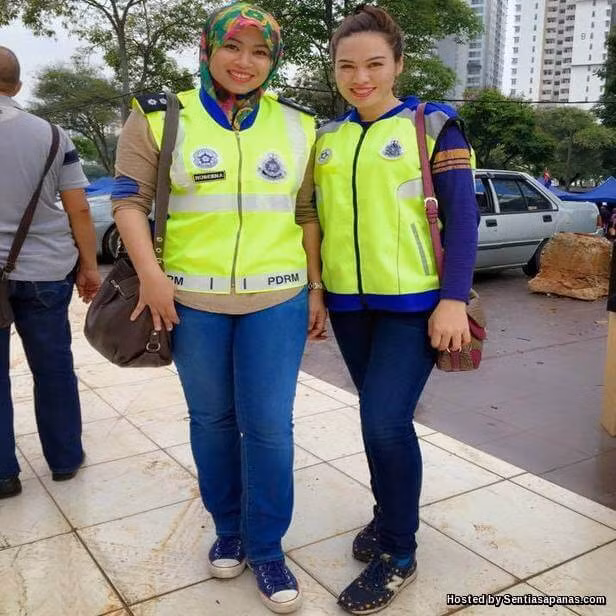 Bức ảnh chụp nữ cảnh sát xinh đẹp được tài khoản BH Online đăng lên Twitter hôm 19/8. Tính đến sáng ngày 24/8, nó đã nhận được 1.066 lượt thích, 1.788 lượt đăng lại và 35 bình luận chỉ sau hơn một ngày.