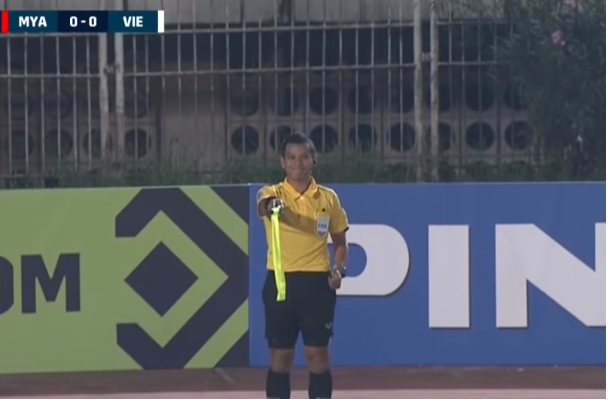 HLV Park Hang-seo quyet “lam cang” voi trong tai tai AFF Cup 2018-Hinh-2