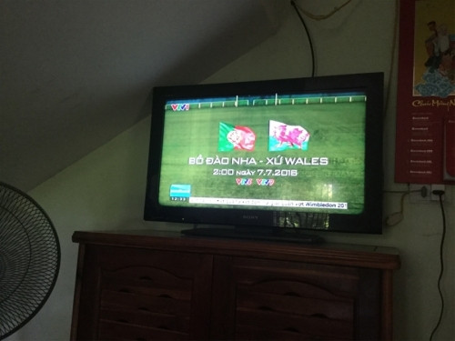 Xem thông tin. Bồ Đào Nha đá với xứ Wales. Trong lúc đăng cái ảnh này thì Bồ Đào Nha đã thắng.