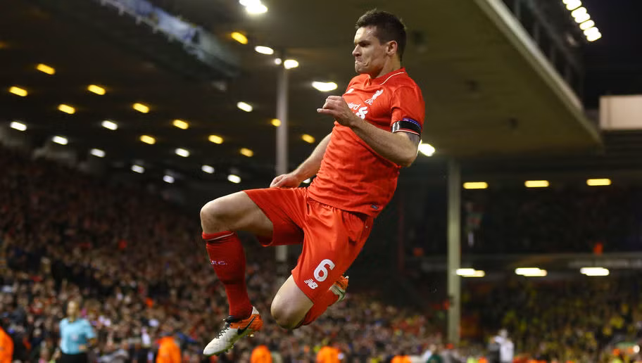 Dejan Lovren bị rất nhiều cổ động viên Southampton kỳ thị sau khi trung vệ này thẳng thắn khẳng định muốn gia nhập Liverpool vào mùa hè năm 2014. Trung vệ này thậm chí còn nộp đơn chuyển nhượng, yêu cầu ban lãnh đạo Southampton buộc phải tham gia vào đàm phán với Liverpool.