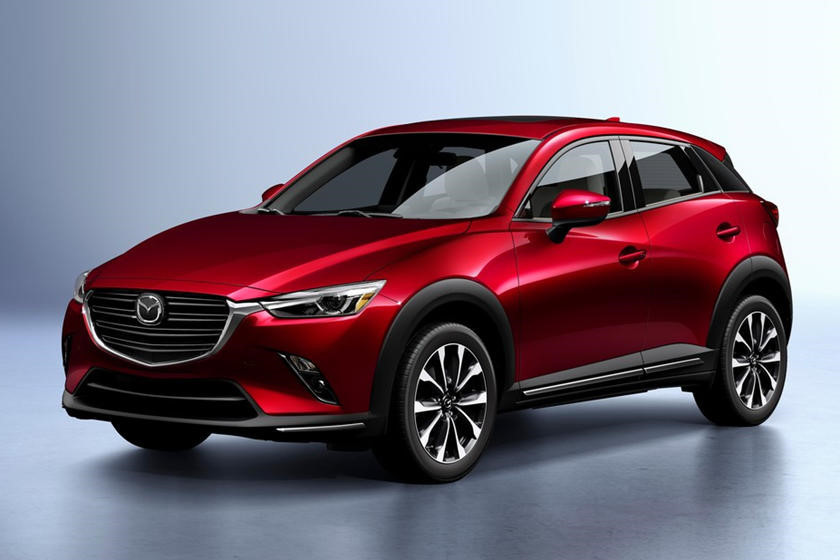 Mazda CX-3 Sport (20.390 USD): Là một trong những mẫu xe tốt nhất trong phân khúc của mình, CX-3 Sport được trang bị hệ thống thông tin giải trí Mazda Connect qua màn hình cảm ứng 7 inch, camera chiếu hậu và khối động cơ SkyActiv-G 2.0L cho công suất 148 mã lực. Xe có mức tiêu thụ nhiên liệu ấn tượng là 6,92 lít/100 km trên đường cao tốc. Tuy vậy, điểm hạn chế của CX-3 Sport là dung tích khoang hành lý chỉ đạt con số khiêm tốn là 351 lít.