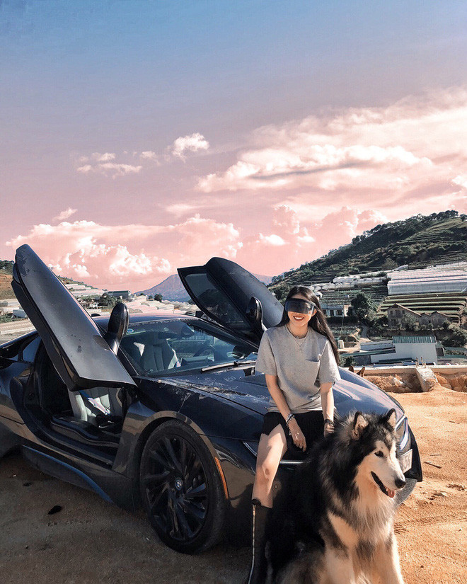 Nhiều người còn cho rằng Mai Sương chắc chắn phải là một Rich Kid nếu sở hữu dàn siêu xe khủng cỡ này.