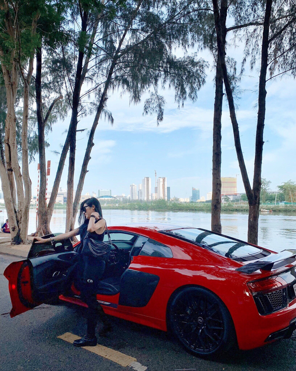 Được biết, Mai Sương sở hữu chiều cao 1m60 cùng số đo 3 vòng nóng bỏng là 85-60-92.