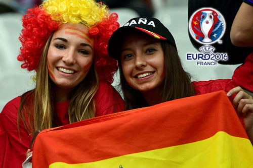 Cùng ngắm hình ảnh của những cô gái xinh đẹp Tây Ban Nha tại VCK Euro 2016.
