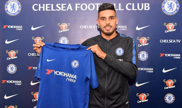 Chelsea đã chào đón Emerson Palmieri từ AS Roma và đang chiêu mộ thêm Giroud từ Arsenal. Ảnh: Chelsea FC