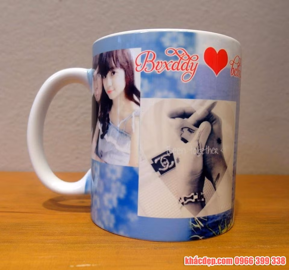 Hơn nữa, giá thành của một chiếc cốc in hình sẽ khiến bạn bất ngờ. Chỉ dưới 100.000 đồng, bạn đã có một chiếc cốc xinh xắn với 4 tấm ảnh và một dòng chữ bất kỳ.