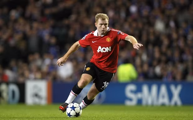 Đứng đầu trong danh sách những tiền vệ ghi bàn UEFA Champions League là huyền thoại của Man United - Paul Scholes. Chân chuyền tài ba này đã có riêng cho mình 24 bàn thắng trong những năm tháng oanh liệt cùng Quỷ đỏ tại đấu trường châu Âu.
