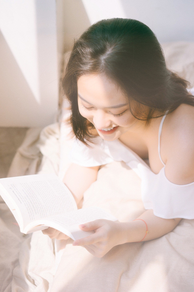 Mới đây, để làm mới hình ảnh của mình trong mắt công chúng, hot girl Thúy Vi đã đưa ra bộ ảnh khoe tuổi thanh xuân của mình và nhanh chóng tạo ra những dư luận tốt từ phía cộng đồng mạng.