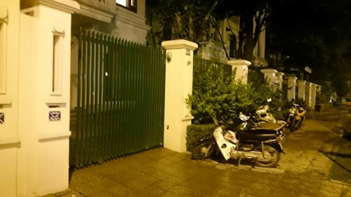 Phần lớn các căn biệt thự được quy hoạch đồng bộ, thiết kế khá giống nhau và thuộc diện cao cấp.