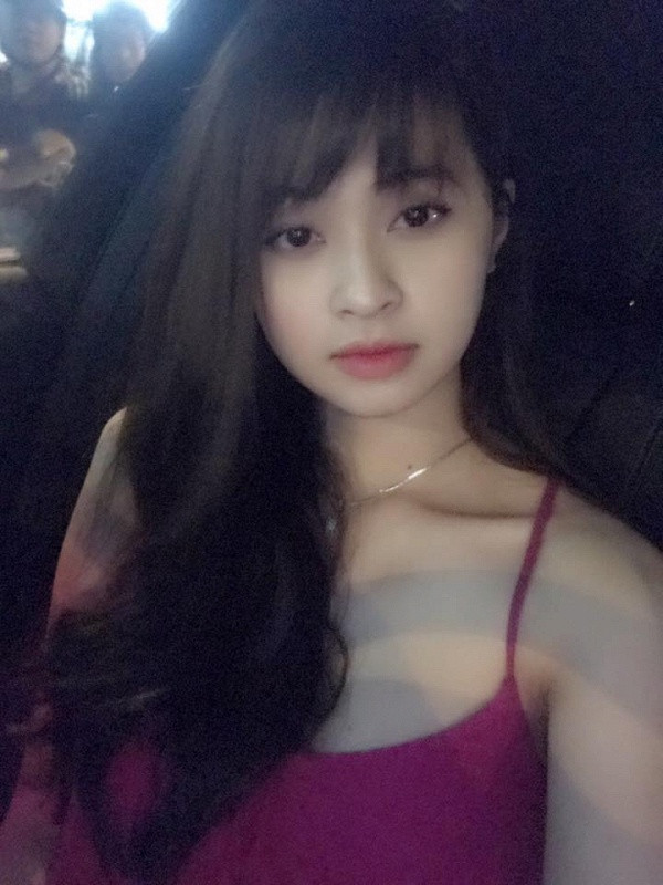 Nhờ sở hữu gương mặt xinh đẹp, vóc dáng gợi cảm cùng chút khả năng diễn xuất, Ngọc Miu nhanh chóng trở thành gương mặt khá đắt khách với những show diễn thời trang và MV của các ca sĩ.