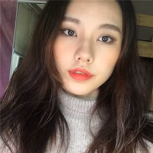 Cùng ngắm thân hình thon gọn và khuôn mặt đẹp của cô nàng đẹp chẳng kém nữ thần Jinny. Ảnh sử dụng trong bài: Facebook nhân vật.