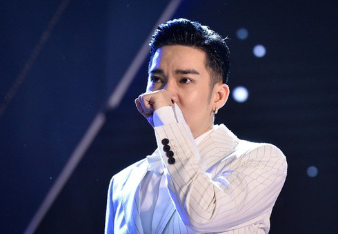 Ca si Quang Ha co y dinh ban nha trang trai sau su co chay Cung Viet Xo