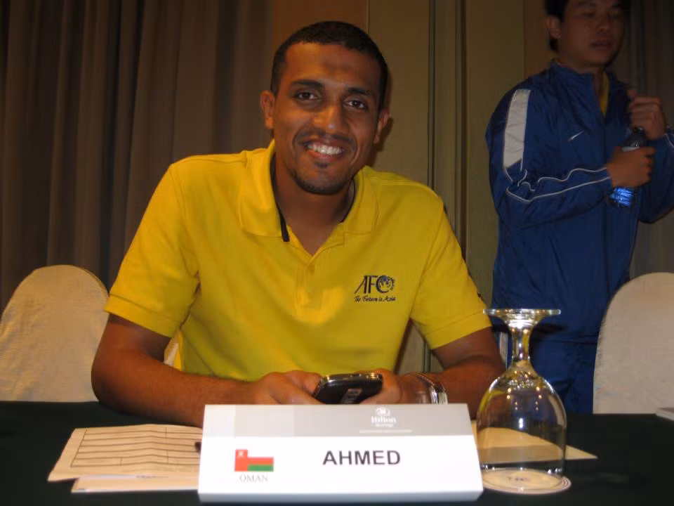 CĐV Việt Nam không lạ gì với việc tìm ra trang cá nhân của những trọng tài bắt những trận đấu của đội tuyển, nhưng phần lớn là để chửi bới sau những kết quả không tốt của tuyển Việt Nam.