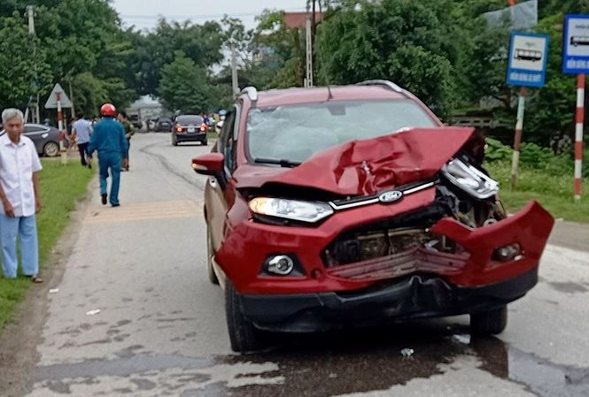 Thiếu úy công an lái xe tông chết 2 phụ nữ bị đình chỉ công tác Thieu uy cong an lai xe tong chet 2 phu nu bi dinh chi cong tac