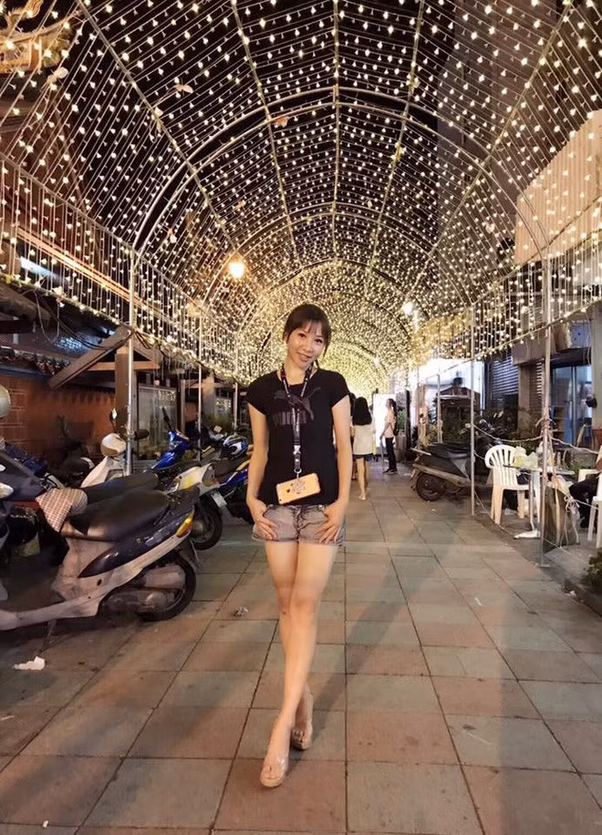 Cửa hàng bán mì của Ka nằm trên đường Wenhua, thành phố Chiayi của Đài Loan. Tuy nhiên, để gặp được cô gái này bạn phải dậy khá sớm vì cửa hàng chỉ bán từ 7-10 giờ sáng.