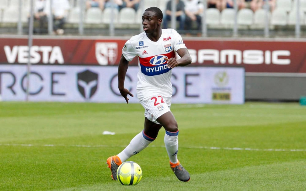 Theo Marca, Barcelona đang tìm thêm một hậu vệ trái để "chia lửa" cùng Jordi Alba và cái tên Ferland Mendy của Lyon trở thành tiềm năng hơn bao giờ hết.