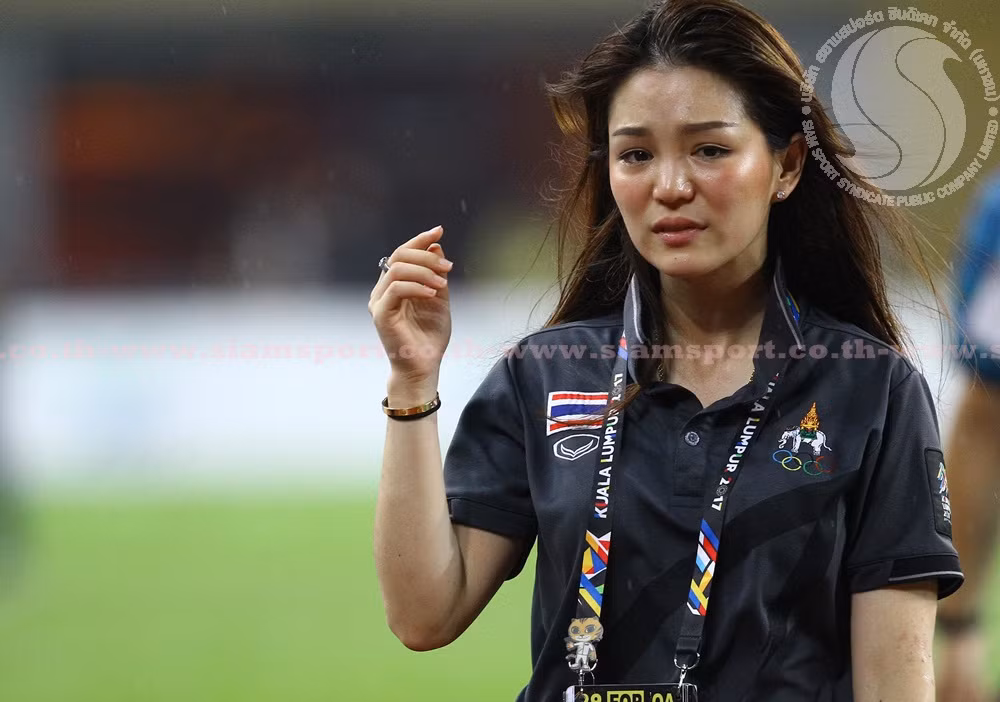 Lứa U22 Thái Lan đến dự SEA Games 29 năm nay không được coi là mạnh như những lứa đàn anh như Chanathip hay Tristan Do. Nhưng người Thái vẫn chứng tỏ rằng, ở Đông Nam Á, họ là vua khi đá hay lên trông thấy qua từng trận đấu.