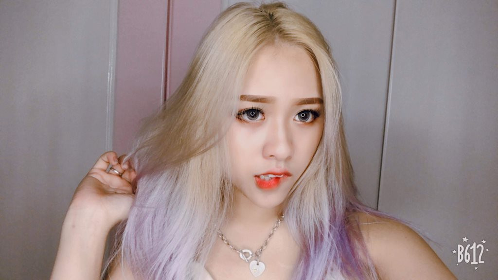 Hình ảnh cá tính của cặp chị em song sinh Hải Phòng là Trâm Đô và Trà Đặng khiến vạn người mê.