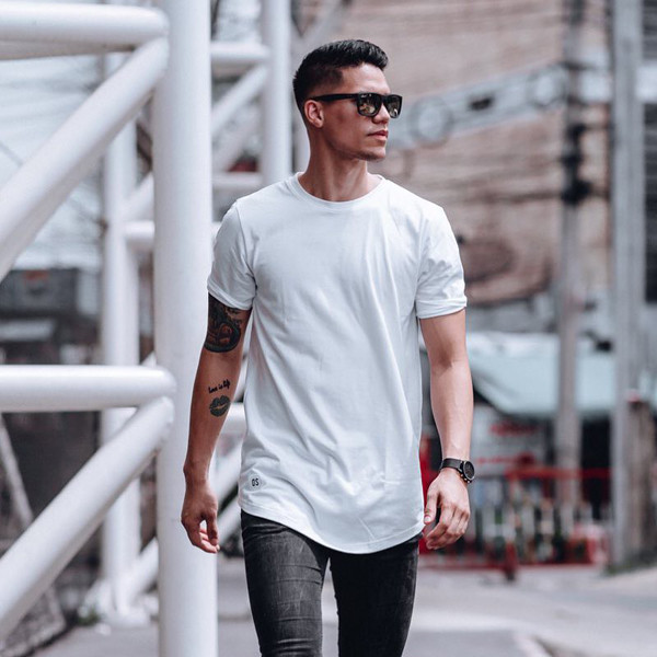 Chiếc mũi cao và đôi mắt sâu mang lại cho thủ thành Michael góc nghiêng "thần thánh" không kém gì siêu mẫu. Thậm chí nhiều nữ CĐV còn khuyên anh rằng nên đi làm người mẫu thay vì làm thủ môn.