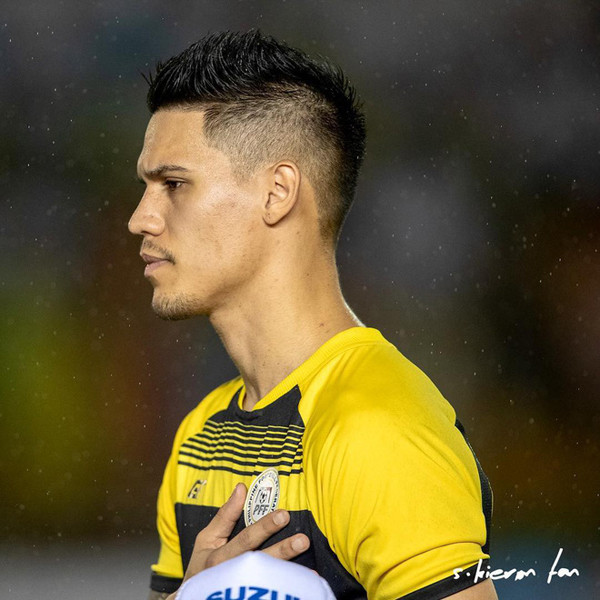 Michael sở hữu lượng fan nữ cực khủng không chỉ trên MXH mà còn mỗi khi bước ra sân cỏ.