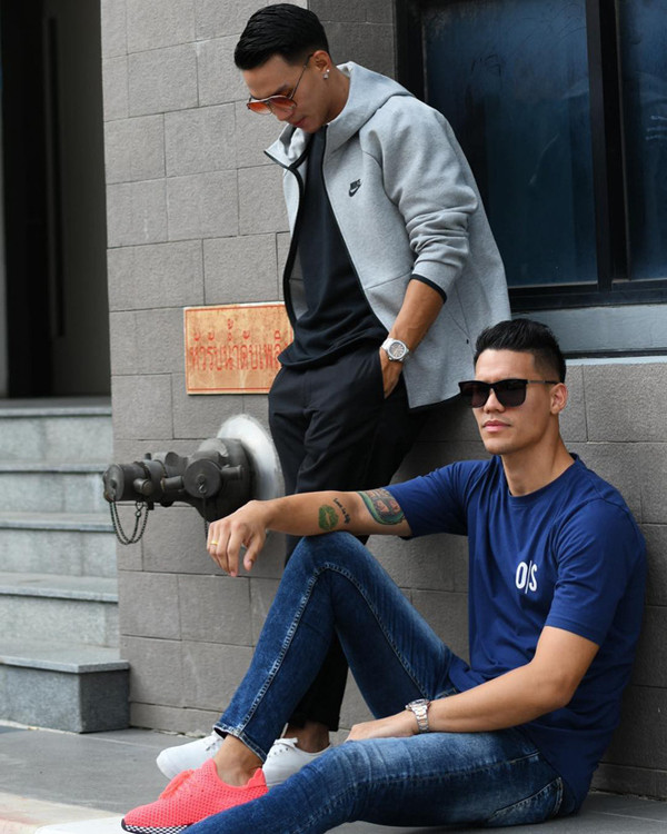 Lục tìm trong trang cá nhân của Michael, các fan nữ không quá khó để tìm ra những bức ảnh thời trang cực đẹp của chàng thủ môn này.