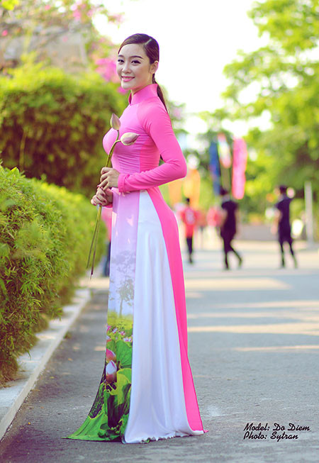 Ngoài sở trường là múa, cô gái xinh đẹp này cũng rất thích chụp ảnh và tham gia vào các hoạt động xã hội