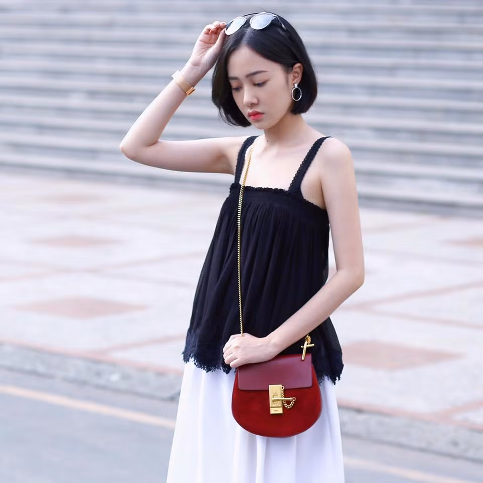 Thùy Anh còn biết đến với tài khoản Instagram @yeeyeex với 46.000 lượt theo dõi và yêu thích những bức ảnh của cô bạn 9X Sài thành này.