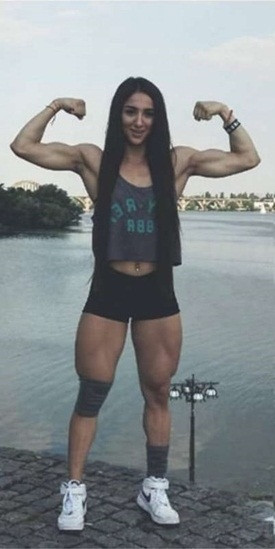 Với nhiều nàng tập để cho cơ thể khỏe hơn nhưng có một số khác sau khi đi tập lại trở nên "nghiện" và phát triển hình thể khiến cánh mày râu phải phát hoảng.