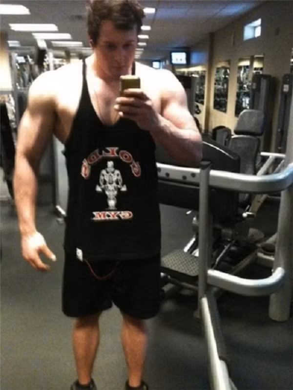 Tuy nhiên việc tập gym làm sao để có được vóc dáng chuẩn thì không phải ai cũng biết. Việc sai lầm trong phương pháp tập đã khiến rất nhiều bạn trẻ phải hối hận và cũng mang đến những tràng cười vỡ bụng cho cư dân mạng.