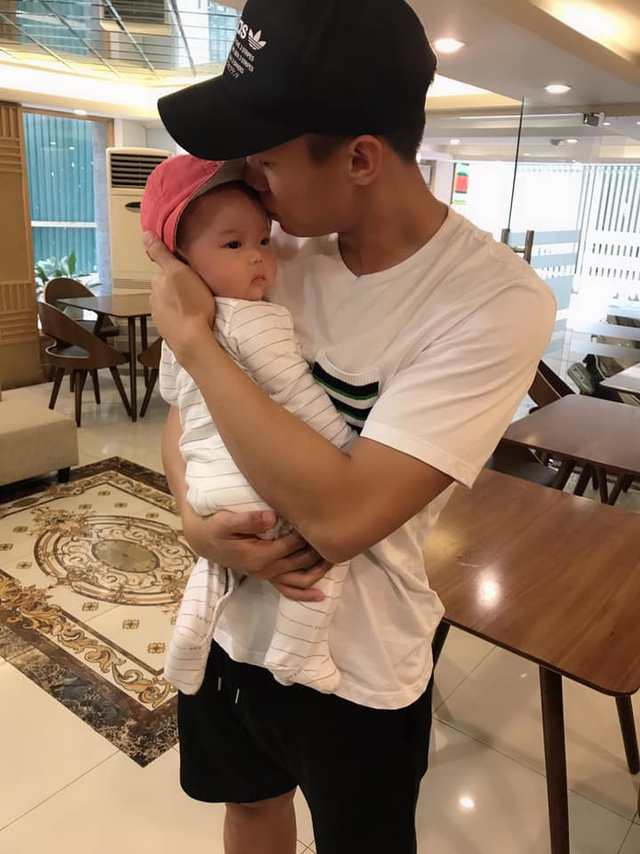 Con gái Quế Ngọc Hải sinh tháng 7/2018, là kết quả của mối tình đẹp giữa trung vệ Quế Ngọc Hải và người đẹp Dương Thuỳ Phương. Em bé ở nhà có tên gọi là Sunny, hiện được 5 tháng tuổi.