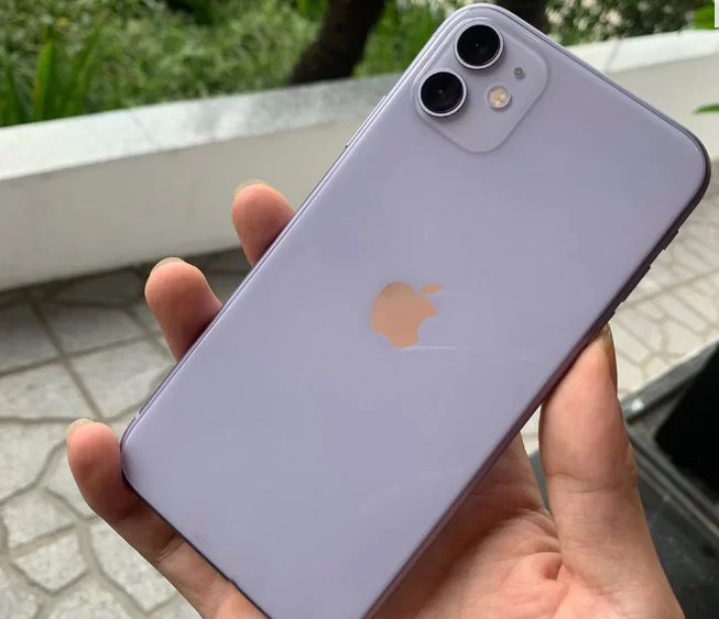 Theo phỏng đoán của nhiều người, nếu như các sản phẩm bị lộ sớm ở trên là chính hãng, có lẽ số tiền mà chủ nhân của nó phải bỏ ra sẽ lớn hơn mức giá đang được rao trên thị trường chợ đen rất nhiều.