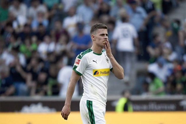 Ngôi sao của Borussia Monchengladbach, Thorgan Hazard đã xác nhận thông tin anh sẽ chuyển đến Borussia Dortmund.