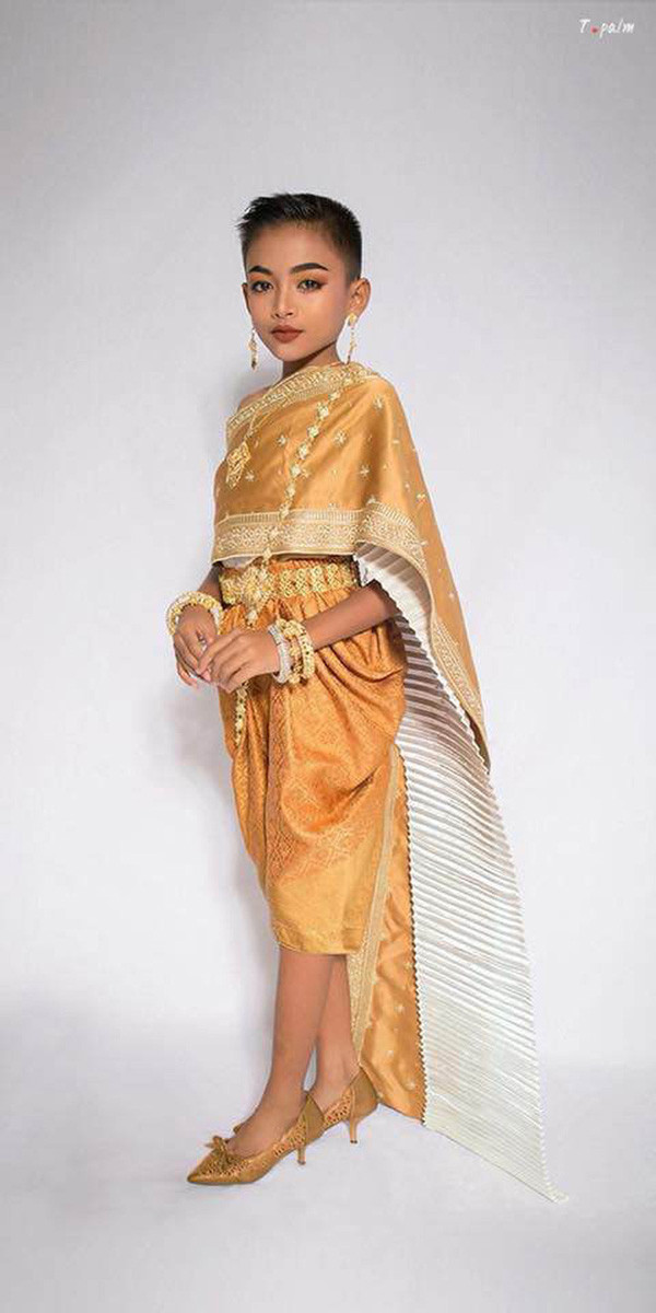 Nesty năm nay mới 12 tuổi nhưng đã có nhiều năm hoạt động trên mạng xã hội với những hình ảnh được make up phong cách chuẩn Hoa hậu hay những video vui nhộn.