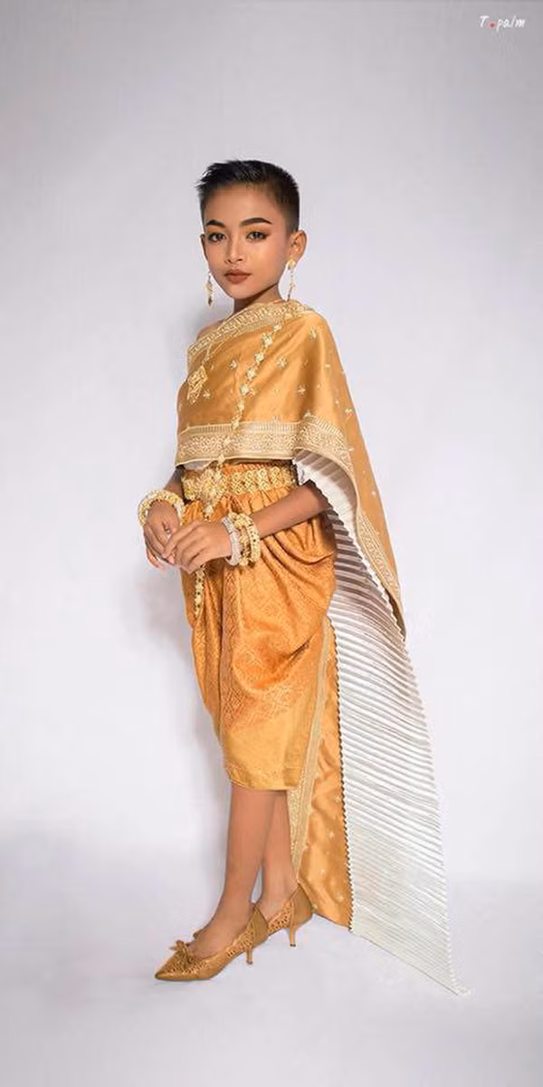 Nesty năm nay mới 12 tuổi nhưng đã có nhiều năm hoạt động trên mạng xã hội với những hình ảnh được make up phong cách chuẩn Hoa hậu hay những video vui nhộn.