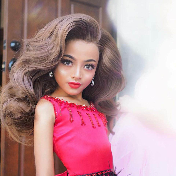 Không thua kém các người mẫu danh tiếng là mấy, cậu bé Thái Lan này thậm chí còn được nhận xét là rất có thần thái với lối diễn sâu, khuôn mặt biểu cảm cùng những bước đi điêu luyện.