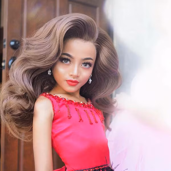 Không thua kém các người mẫu danh tiếng là mấy, cậu bé Thái Lan này thậm chí còn được nhận xét là rất có thần thái với lối diễn sâu, khuôn mặt biểu cảm cùng những bước đi điêu luyện.