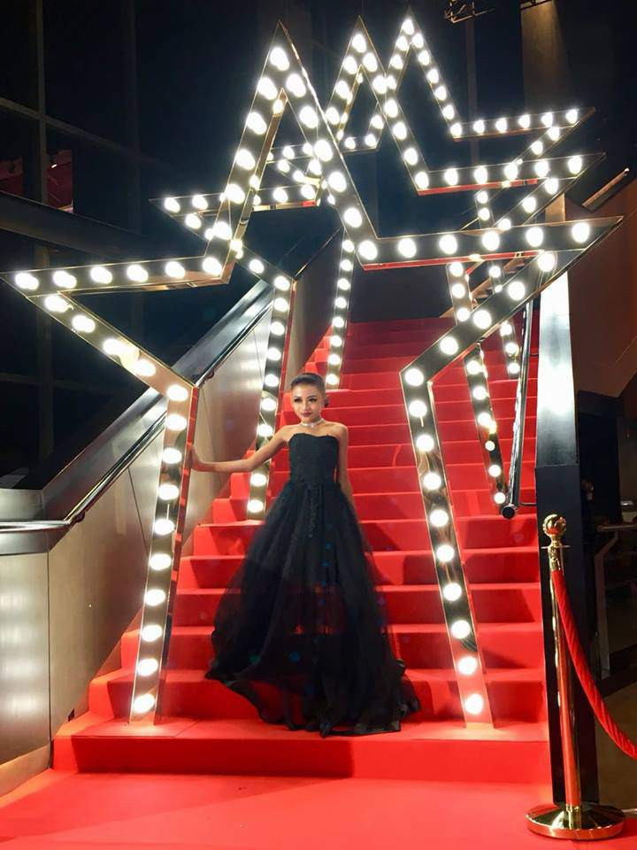 Nesty cũng biết thế mạnh này của mình nên khá thường xuyên thực hiện những bức ảnh khoe dáng. Phải nói rằng cách chụp ảnh của Nesty cũng như cách phối đồ ăn mặc không thua kém gì các fashionista đâu.