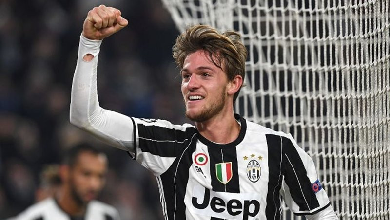 Daniele Rugani rời Juventus càng trở nên rõ ràng hơn khi mới đây, anh đã không được ra sân thi đấu với Triestina. Leonardo Bonucci và Giorgio Chiellini đã xuất hiện trong đội hình xuất phát còn Matthijs de Ligt và Merih Demiral được tung vào sân từ băng ghế dự bị.