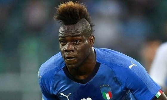 Mario Balotelli quyết định chọn lựa Brescia dù cho tân binh Serie A trả mức lương thấp hơn Flamengo (1,5 so với 3 triệu). Vấn đề mấu chốt nằm ở việc đội bóng nước Ý sẽ thưởng thêm cho Mario Balotelli dựa trên những bàn thắng anh ghi được, một động lực để cầu thủ này phấn đấu.