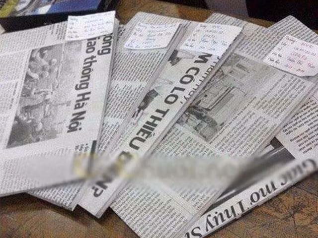 Ngày xưa, đâu có những chiếc bọc vở bằng ni-lon đẹp như hiện tại, lứa học sinh 8X, 9X thường phải bọc vở bằng tờ báo. Nhìn lại những quyển vở cũ được bọc bằng báo này họ tếu táo rằng: "chúng ta đi trước thời đại vì đã biết đến phong cách vintage từ ngày còn bé xíu".