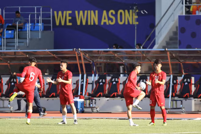 Nghien nat U22 Lao, U22 Viet Nam khang dinh uy the tai SEA Game 30-Hinh-7