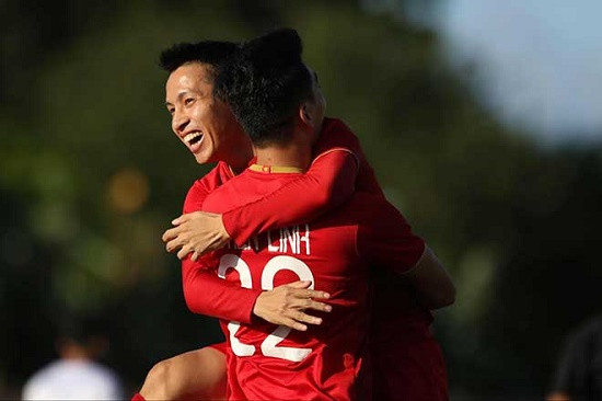 Nghien nat U22 Lao, U22 Viet Nam khang dinh uy the tai SEA Game 30-Hinh-5