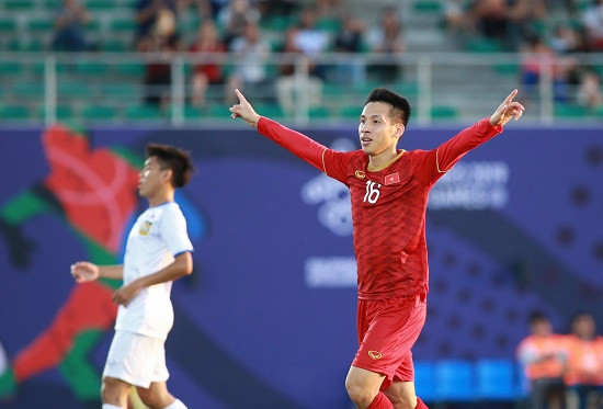 Nghien nat U22 Lao, U22 Viet Nam khang dinh uy the tai SEA Game 30-Hinh-2
