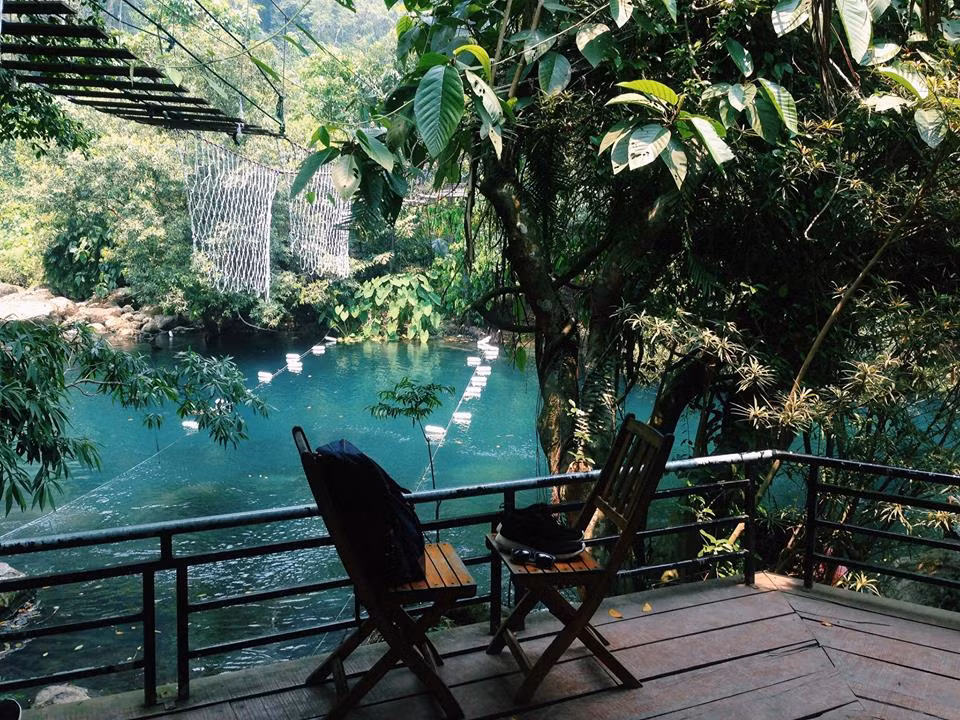 Đặc biệt là sau sự kiện đoàn làm phim King Kong dựng phim trường ở đây đã biến khu du lịch sông Chày, suối Mọoc là nơi không thể không ghé đến cho những ai đam mê du lịch mạo hiểm.